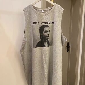 Gray Sleeveless Graphic Top